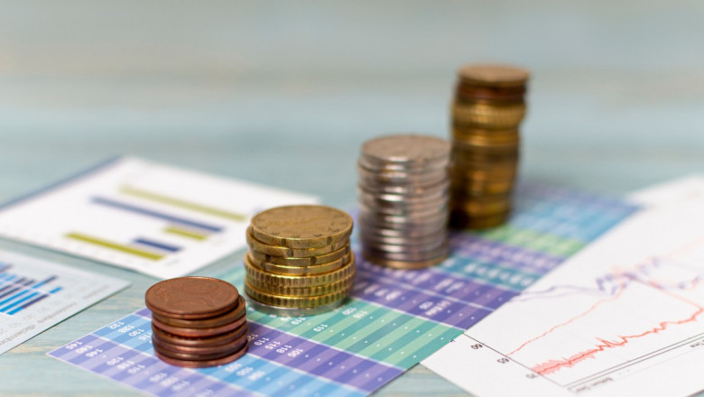 Why money market funds are a go-to for low risk investments