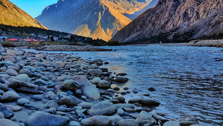 Jibhi vs Tirthan Valley: Which Is Better for Your Mountain Vacation?