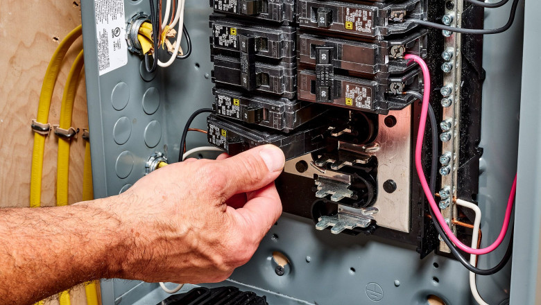 Circuit Breaker Replacement Services: What’s Included?