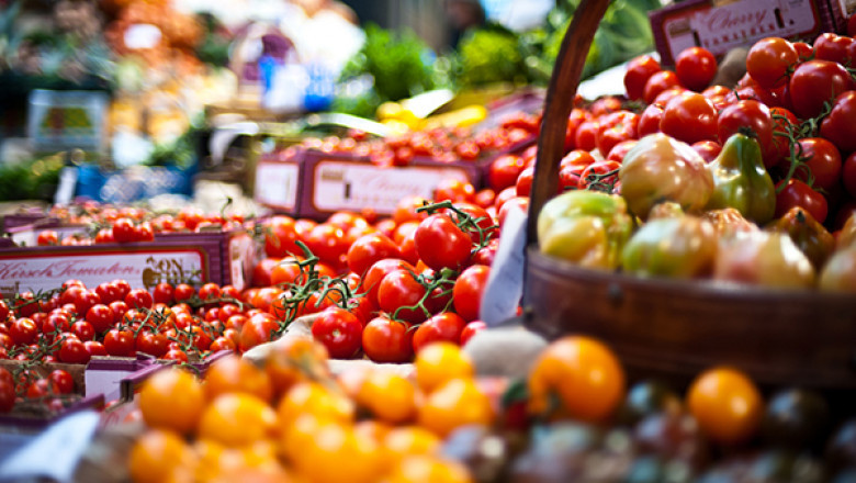 A Beginner’s Look at Grocery Stores in Three Places