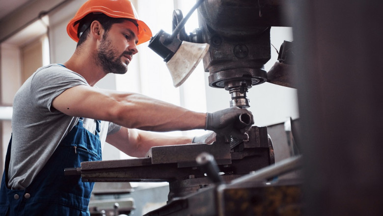 Choosing the Right Swiss CNC Machine Manufacturer: What OEMs Should Know