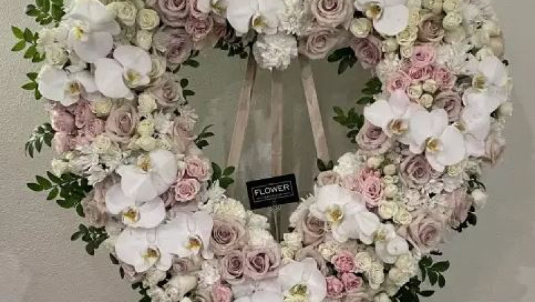Expressing Love and Sympathy with Funeral Flowers in Costa Mesa
