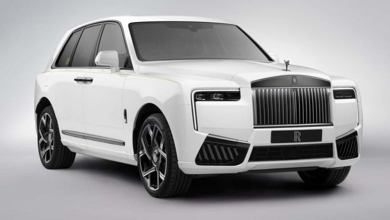 Rolls Royce Cullinan for Rent in UAE | Exotic Ride Luxury Car Rental