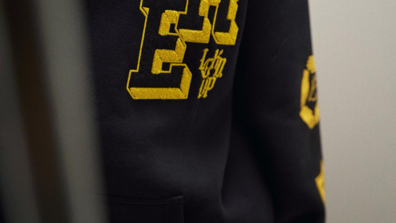 Der Ere Studios Hoodie: Minimalistische Perfektion trifft auf moderne Streetwear