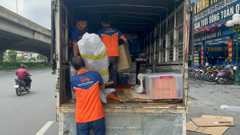 Giải Pháp Vận Chuyển Hàng Hóa Bằng Ô Tô Với Kiều Gia Express