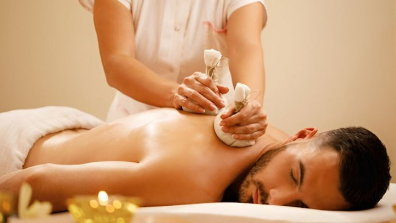 Stressed Out? Let Essential Oils and Massage Ease Your Mind