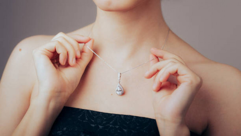 Elegant Silver Necklaces for Women – Your Daily Dose of Grace