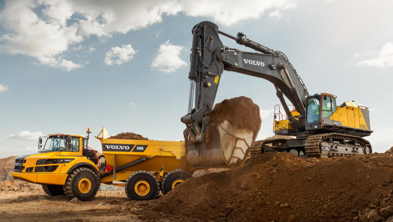 Excavator Attachments: Essential Tools to Enhance Productivity
