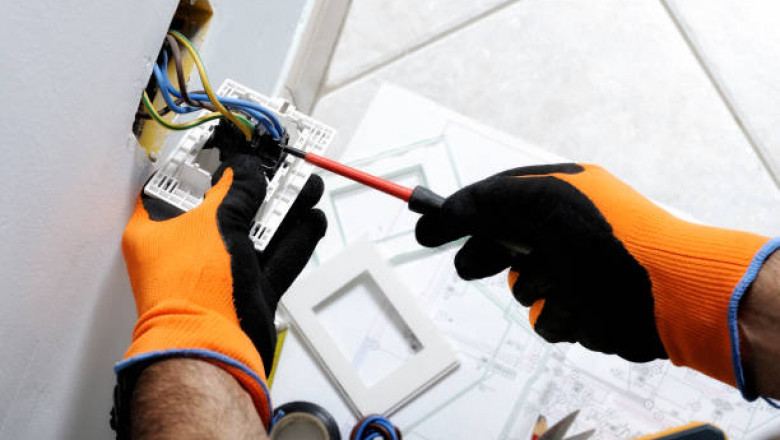 Key Considerations When Hiring an Atlanta Commercial Electrician