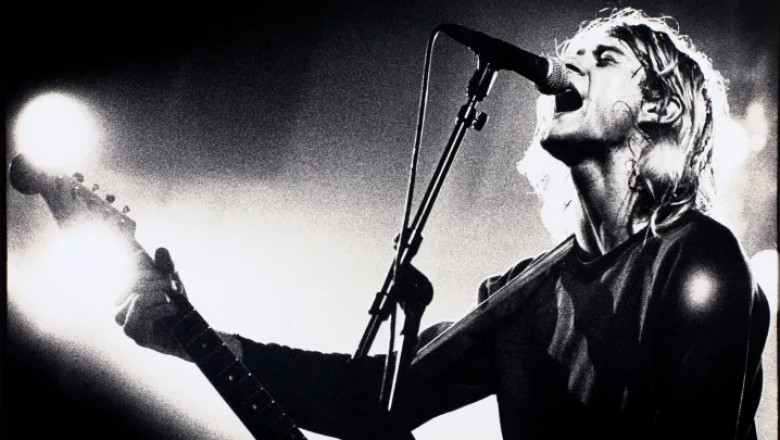 What Are the Key Elements of Grunge Music?