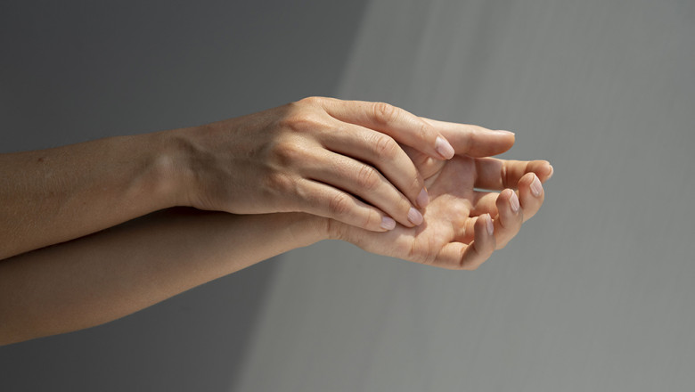 Best Doctors in Dubai Discuss Fat Transfer for Hand Rejuvenation