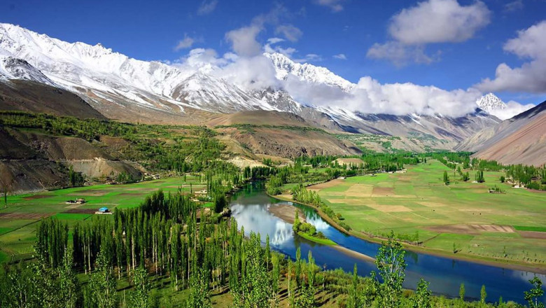 From Honeymoons to High Peaks: Discover Pakistan in Style