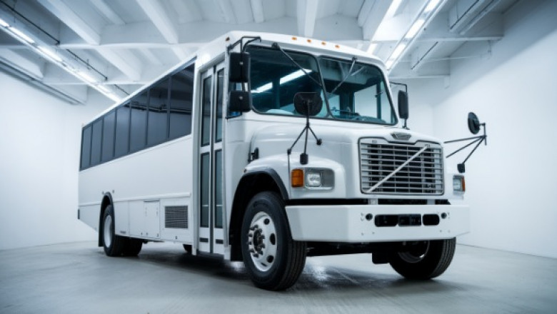 Charter Bus Rental in Port St. Lucie for Relaxed Coastal Travel