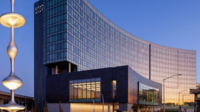 Revolutionize IT with Cloud-Based Network Management