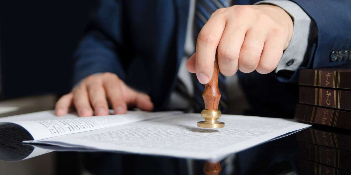 What Does a Notary Public Do?