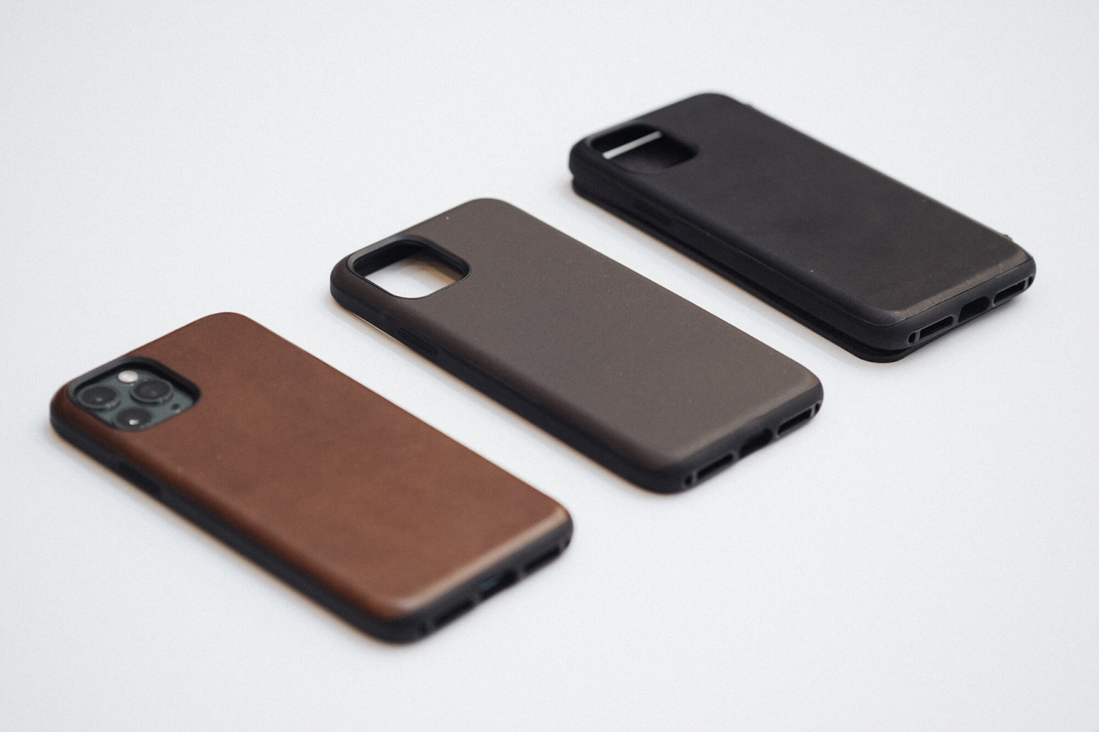 The Superior Choice: Why Leather Phone Cases Outshine Plastic Counterparts | FACTOFIT