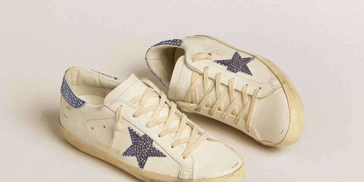 Golden Goose Sneakers share with a larger group of friends