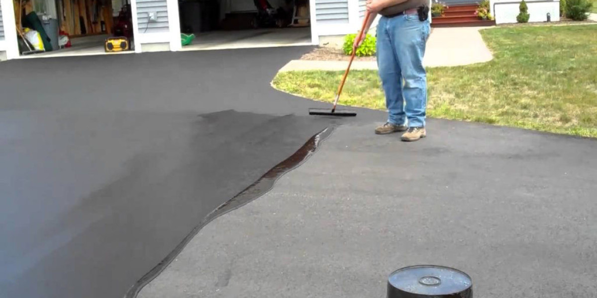 Comparing Different Types of Sealcoating Materials for Driveways