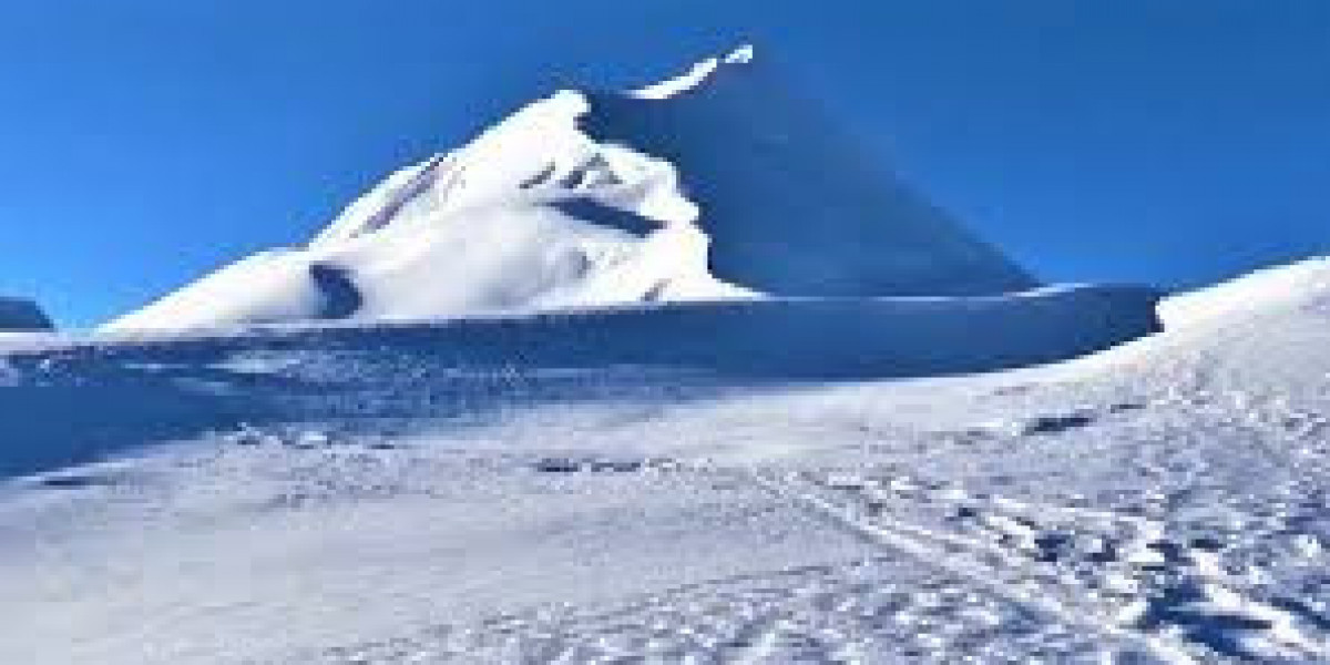 Reaching the Pinnacle A Guide to Climbing Lobuche Peak