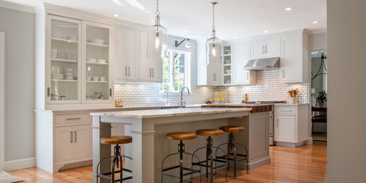 Kitchen and Bar Designs in Oakville: Balancing Function and Style