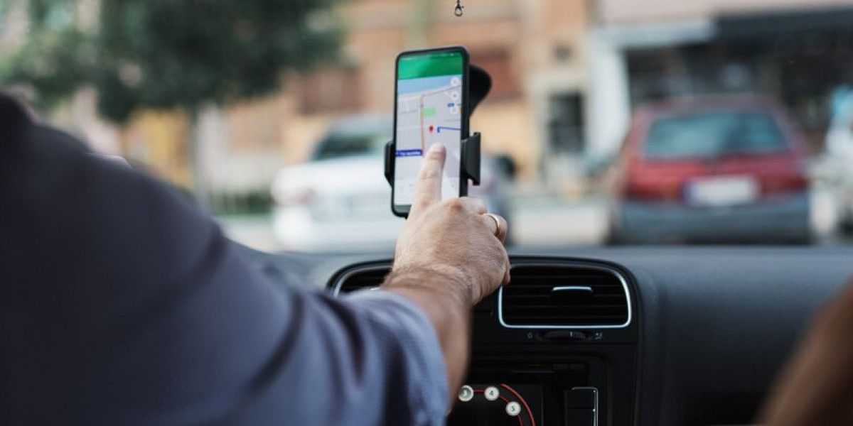 Why Businessmen Need to Develop a Taxi App for the On-Demand Economy