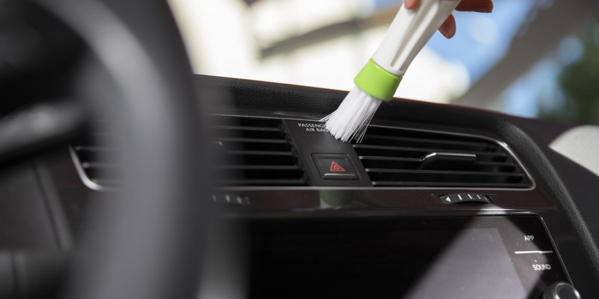 Expert Tips for Car AC Repair and Maintenance in UAE's Summer Heat