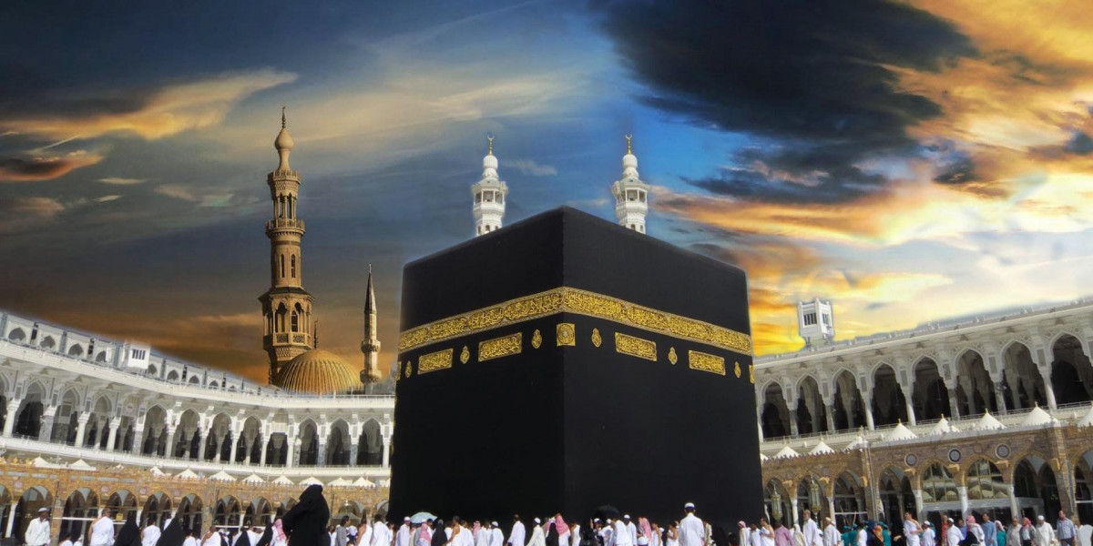 What’s Included in Umrah Packages UK?